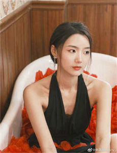 美女下面揉出水免费视频